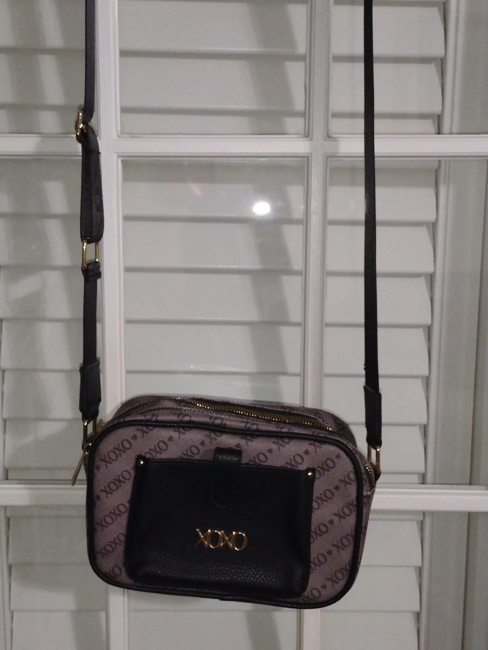 XOXO Pink Logo-Print Crossbody with Black Front Pocket